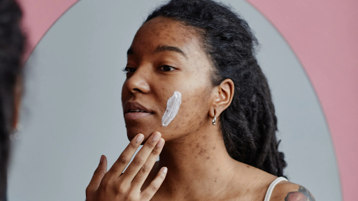 8 Best & Worst Mandelic Acid Serums & How They Work