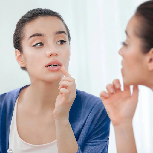How Do I Use a Lip Scrub? Pros and Cons.