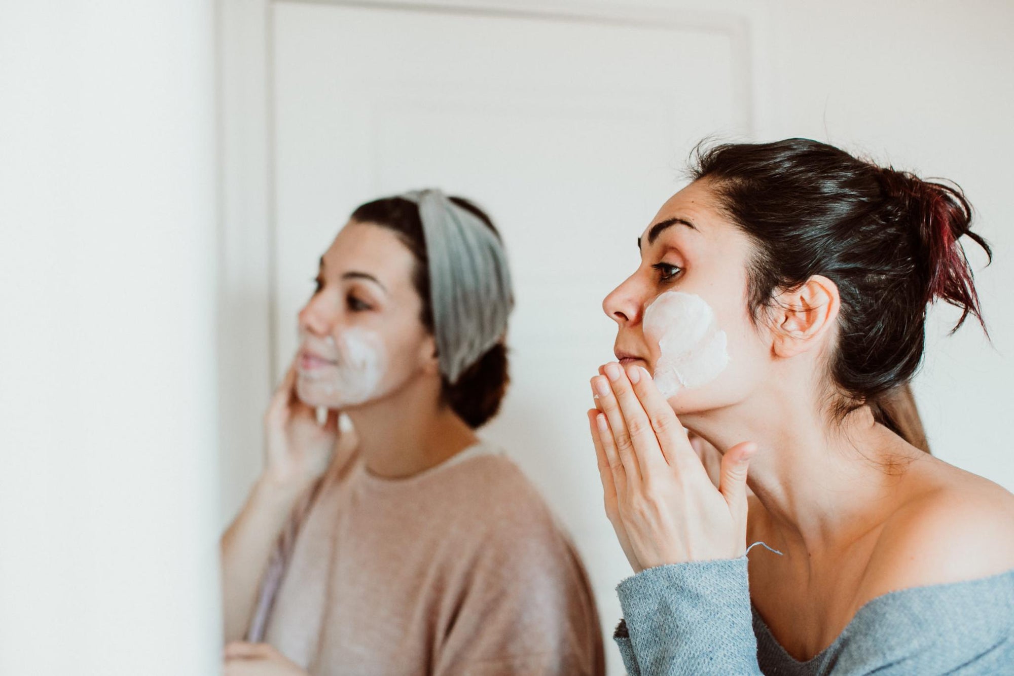 A Simple 3-Step Morning Skincare Routine. Done in 5 minutes!