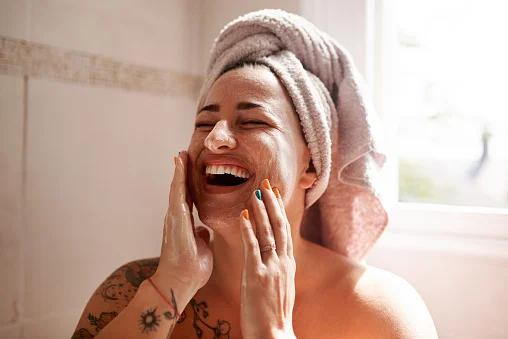 5 Habits to Avoid for Acne-prone Skin