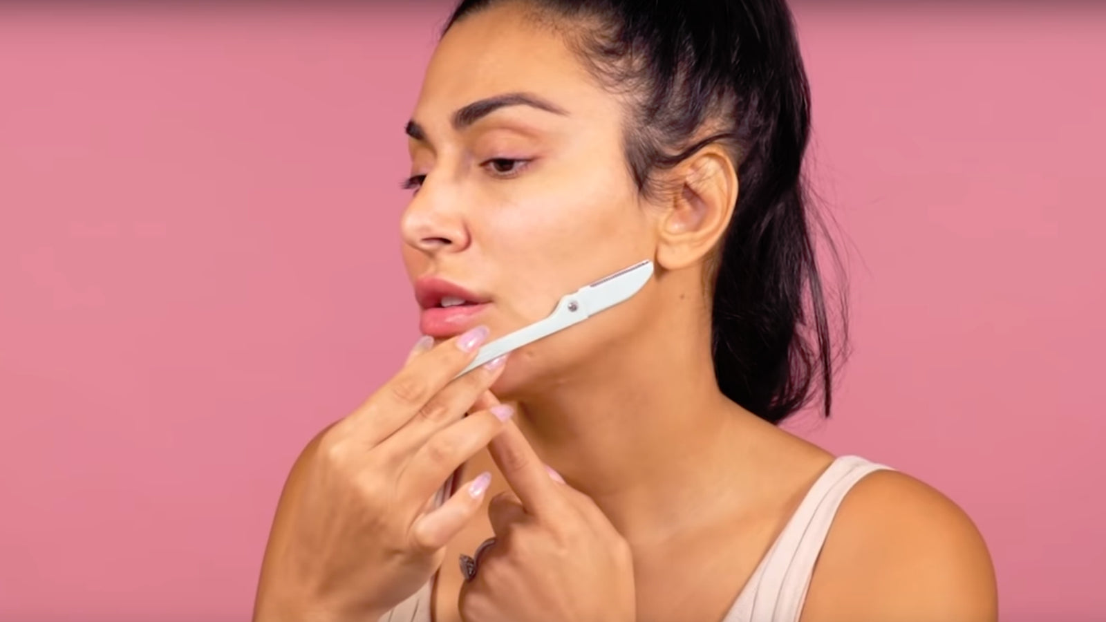 How Do You Dermaplan? - Cassandra Bankson