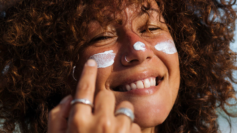 Estethician's 10 Best Tinted Sunscreens. These cover acne and don’t leave a white cast!