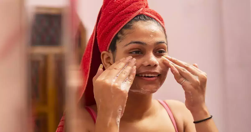 5 Acne Destroying Skincare Tips Cassandra Wishes She Knew at 16!